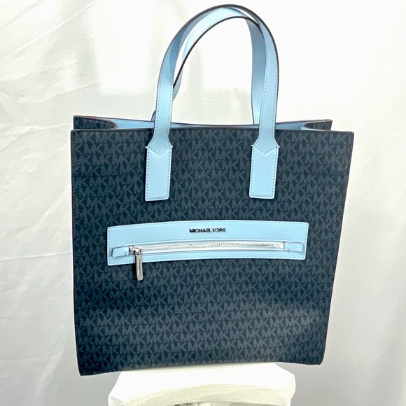 Michael Kors Handbags - MK Jet Set Navy Blue Travel Tote